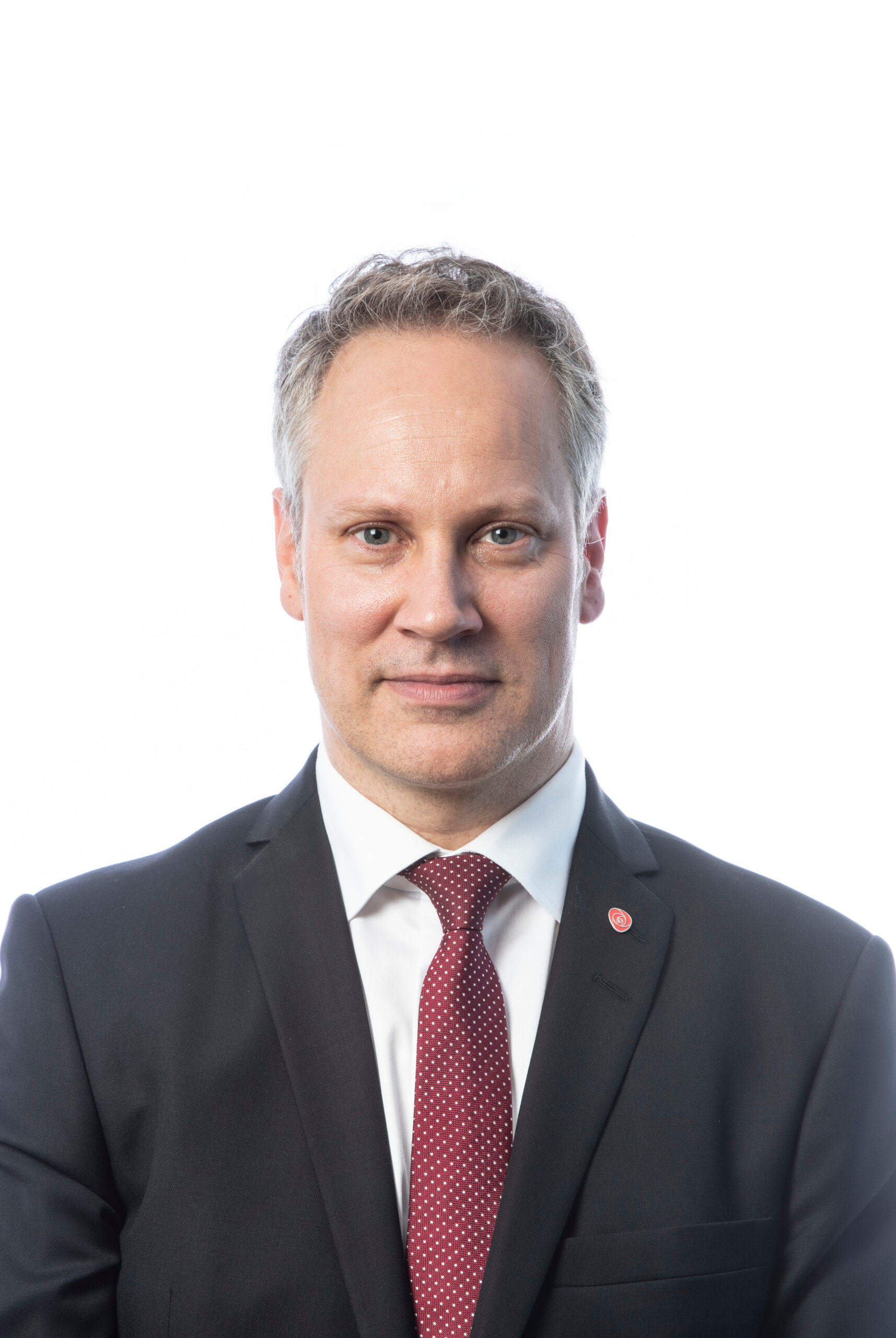 Oslo 14.oktober 2021: Samferdselsminister Jon-Ivar Nygård (48), tidligere ordfører i Fredrikstad. Medlem av sentralstyret til Arbeiderpartiet og valgt inn på Stortinget ved årets valg. Mottar nøkler fra Knut Arild Hareide. 

Foto: Fredrik Naumann/Felix Features